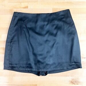 Superdown Black Satin Mini Skort Skirt Size Small Back Zip Lined Party Night Out